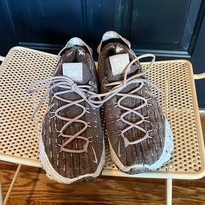 Nike Space Hippie 04